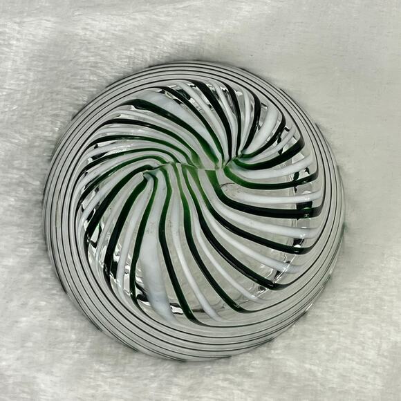 Eastern Hand Made Art Glass Bowl Green & White Swirl Ribbed Design 4.75"x2.5" - Picture 3 of 7